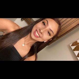 Meet your Posher, Vanessa